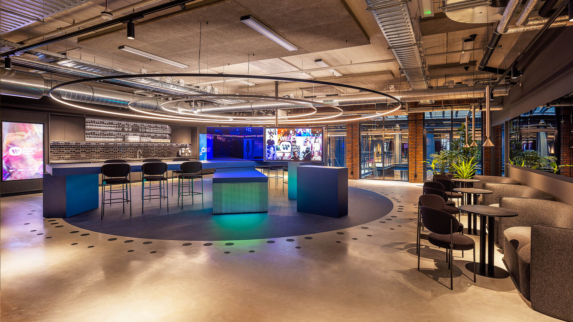 Warner Music Group 001