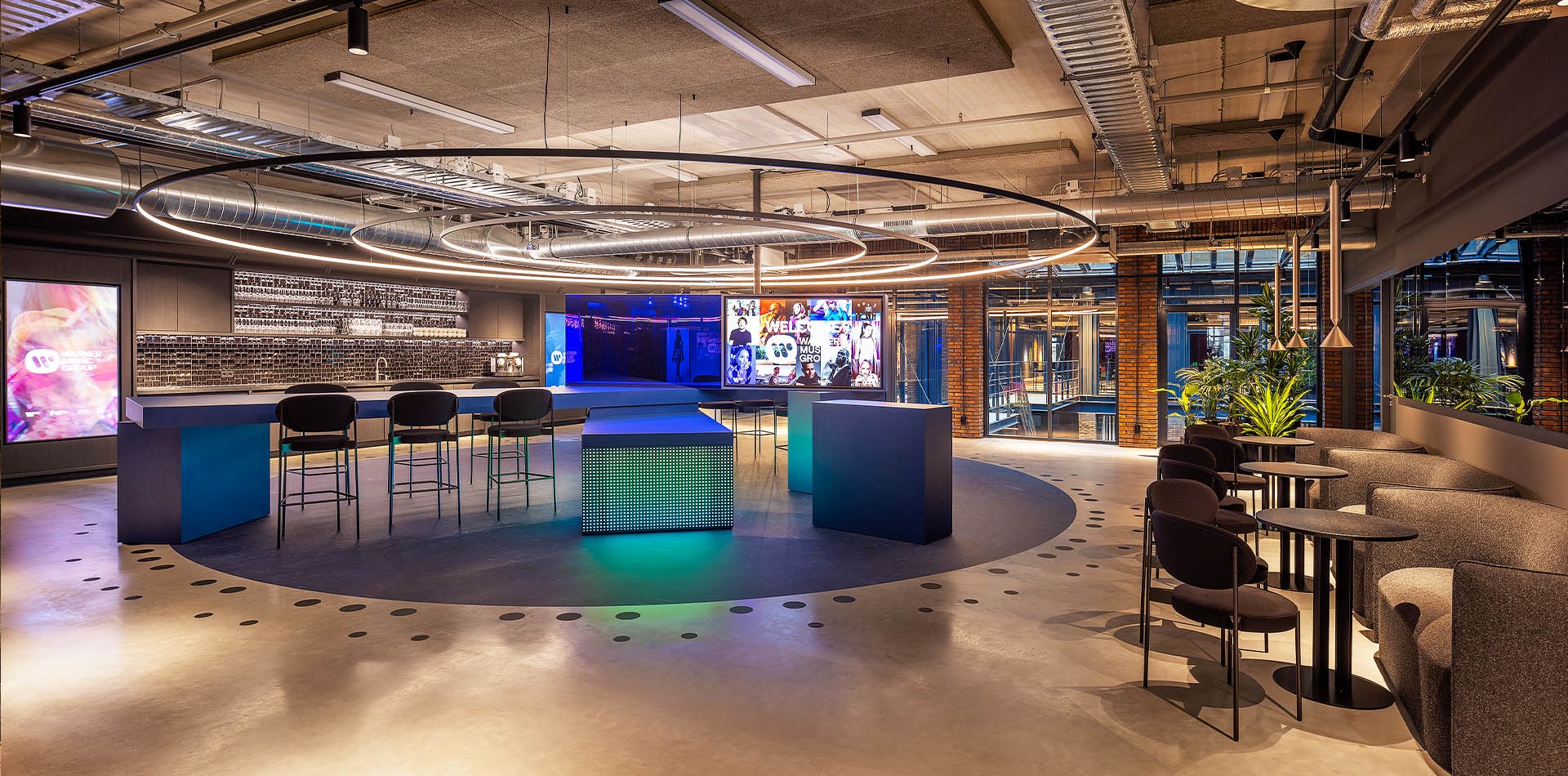 Warner Music Group 001